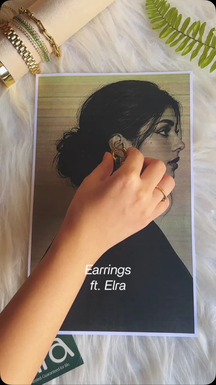 Instagram post with the caption: Jaldi the late mat karo bhaiyo gift elra this Raksha Bandhan 👀✨...